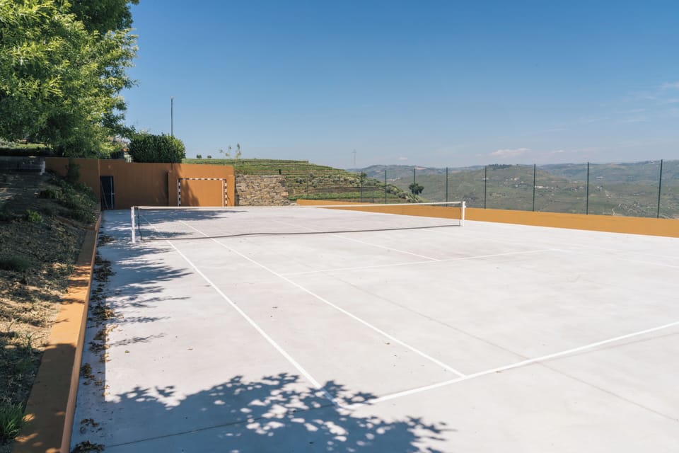 Casa do Paço Suítes Douro Valley Bed and Breakfast in Vila Real District