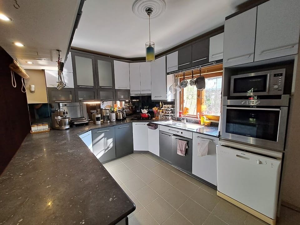 Villa, 3 Bedrooms, Smoking, Balcony | Interior