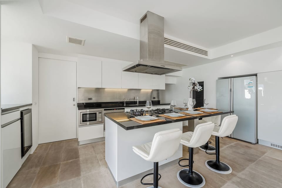 Fully equipped kitchen