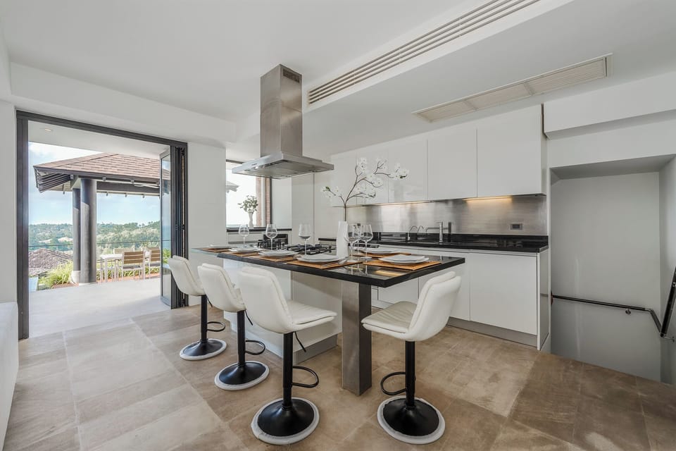 Fully equipped kitchen