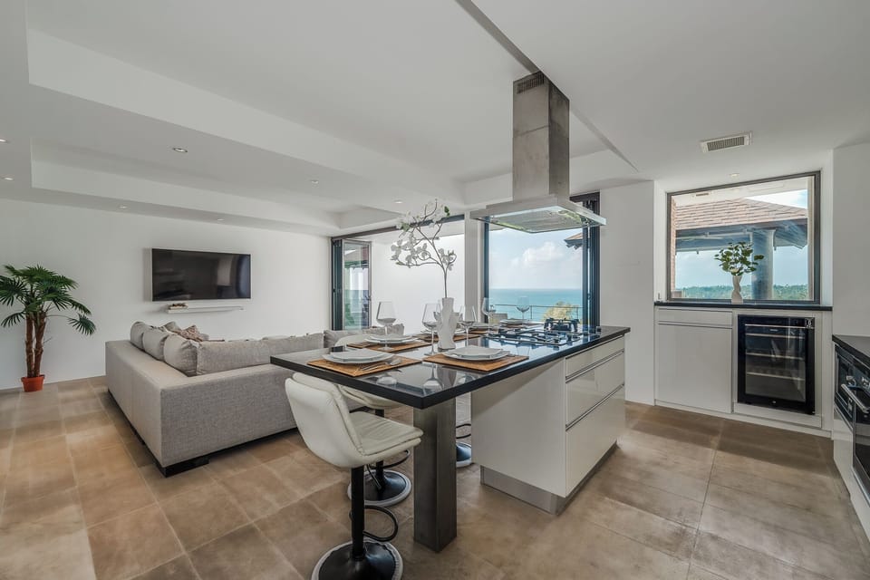 Fully equipped kitchen