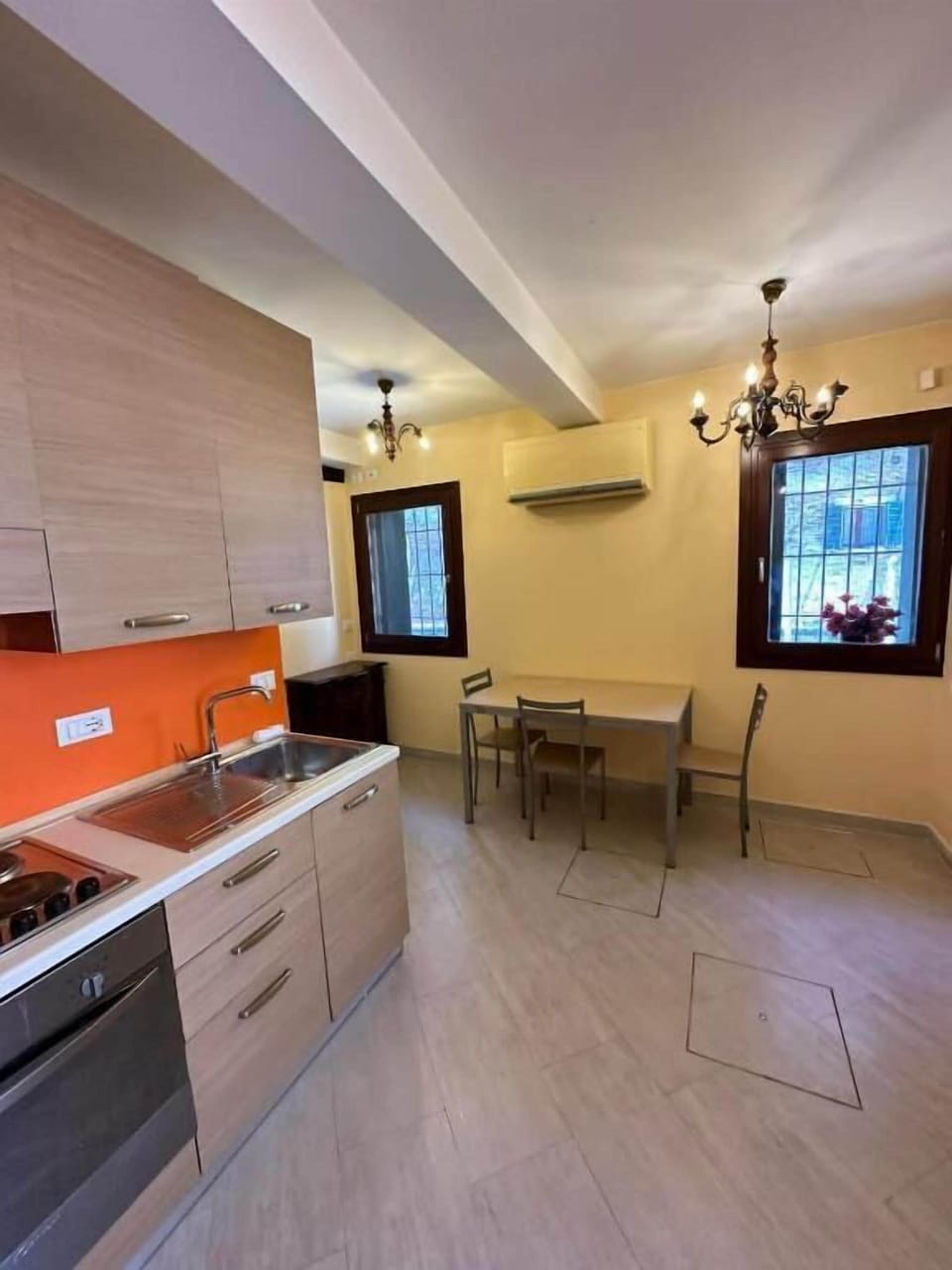 Classic Studio, River View | Private kitchen