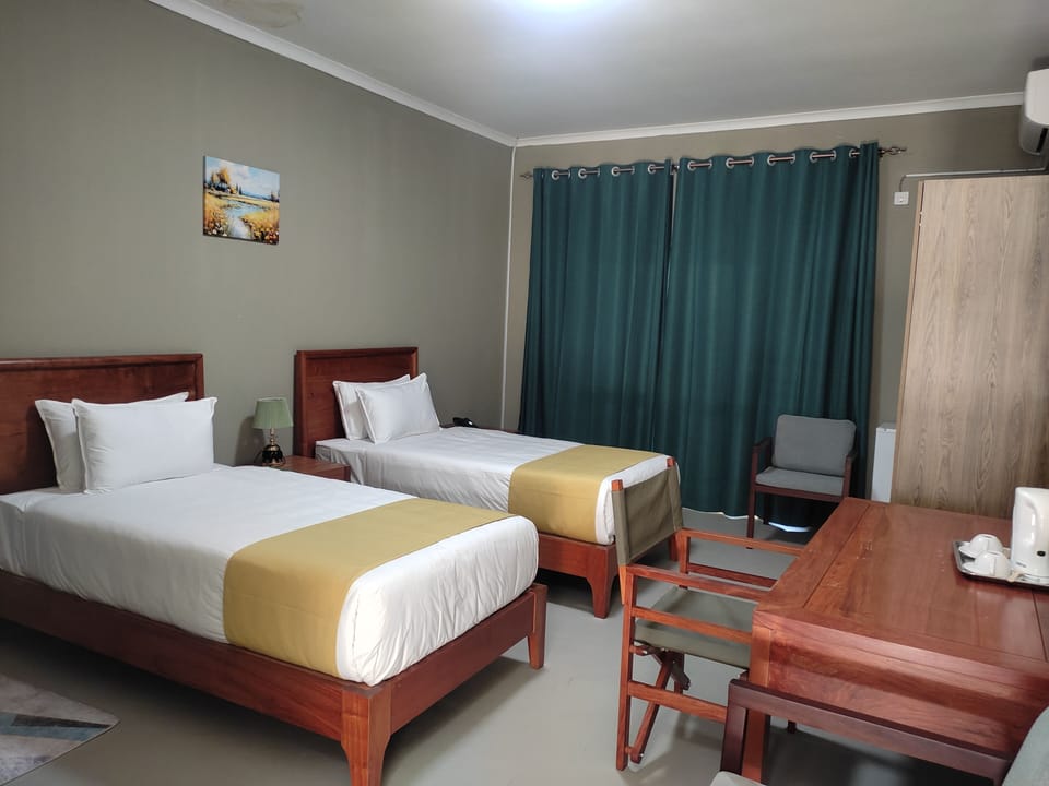 Luxury Double or Twin Room, Balcony | Desk, WiFi (free)