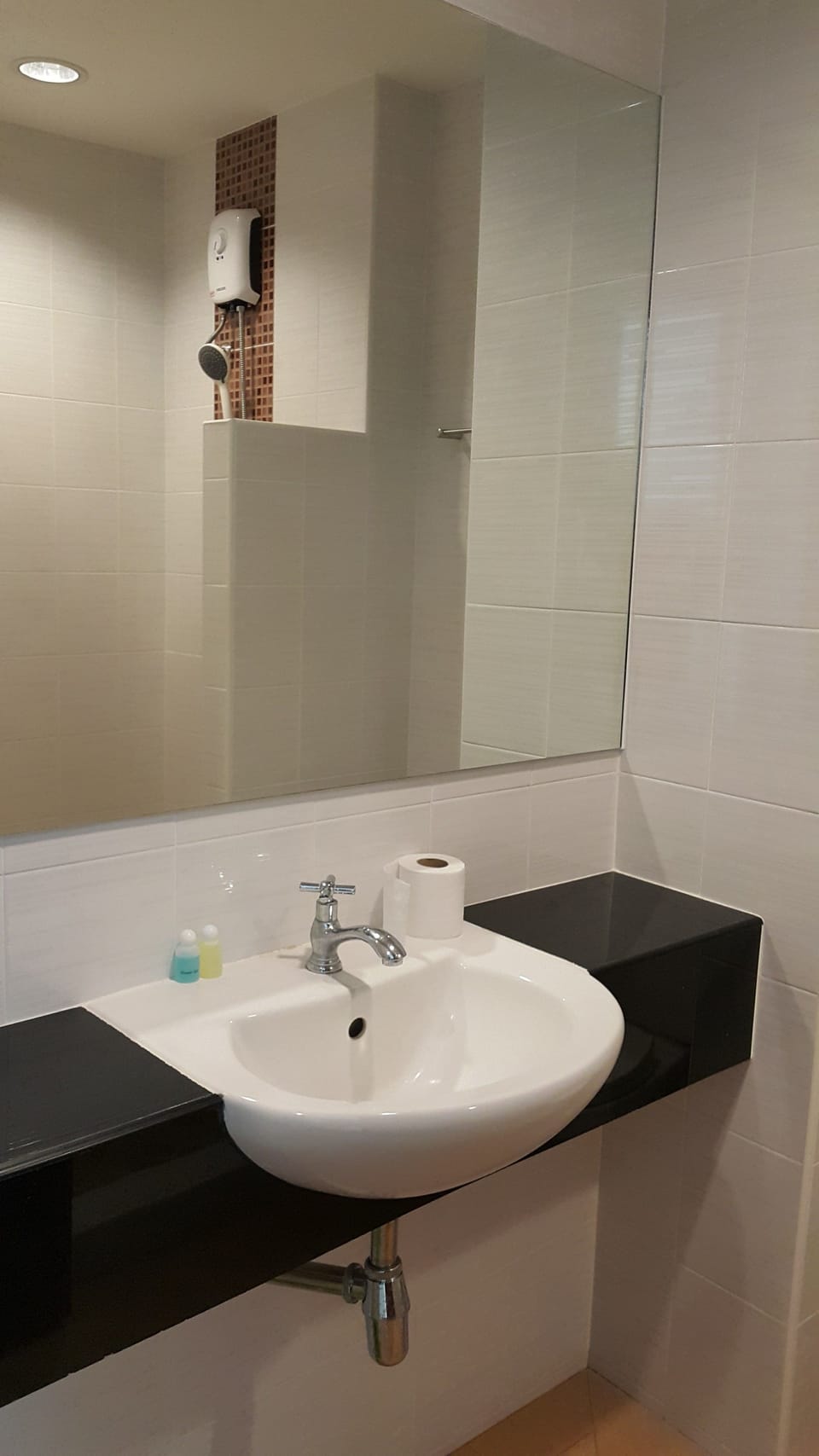Standard Double Room | Bathroom sink