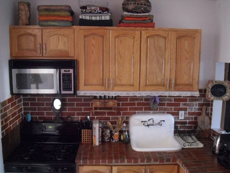 equipped kitchen