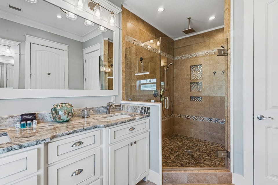 Serenade by the Sea! Coastal Escape, Private Pool, Gulf Views House in Sunnyside