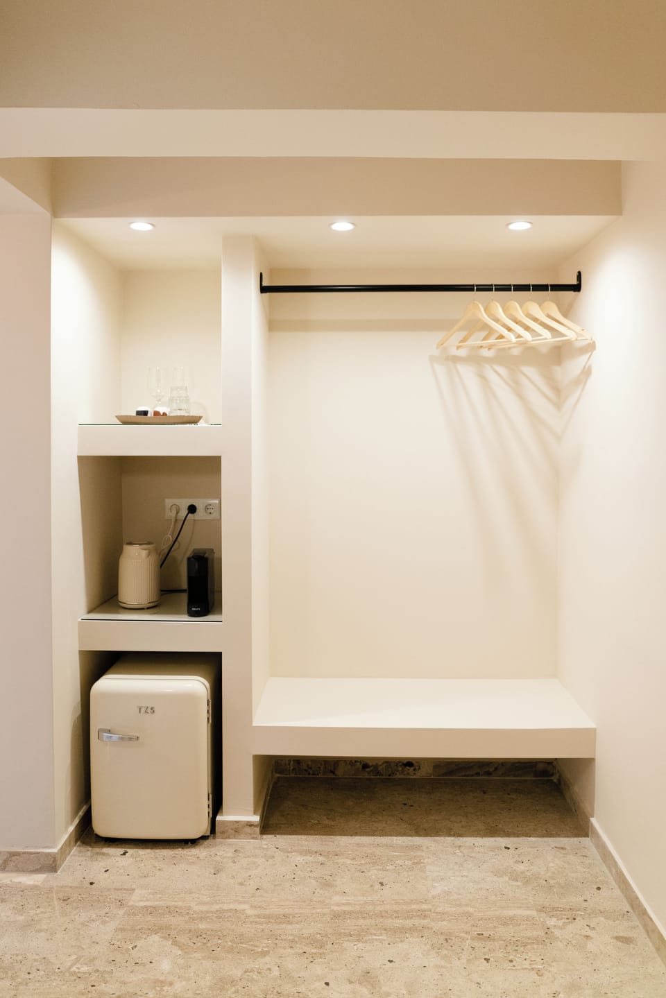 Deluxe Double Room, Balcony, City View | In-room safe, soundproofing, iron/ironing board, cribs (free)