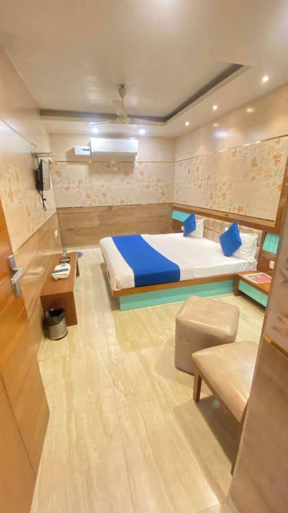 Superior Double Room, City View | Desk, free WiFi
