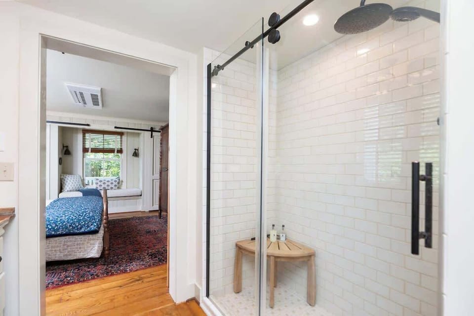 Main Level - Primary Bathroom 
