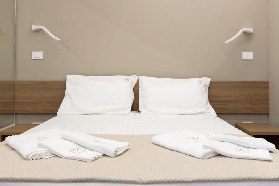Triple Room | In-room safe, blackout drapes, soundproofing, free WiFi