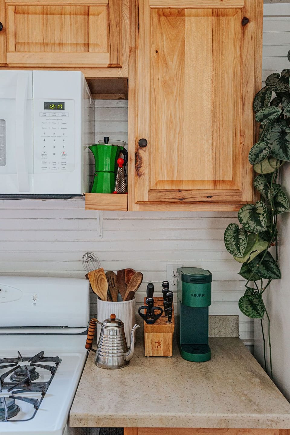 House, Private Bathroom (The Mariposa) | Shared kitchen | Kitchen island