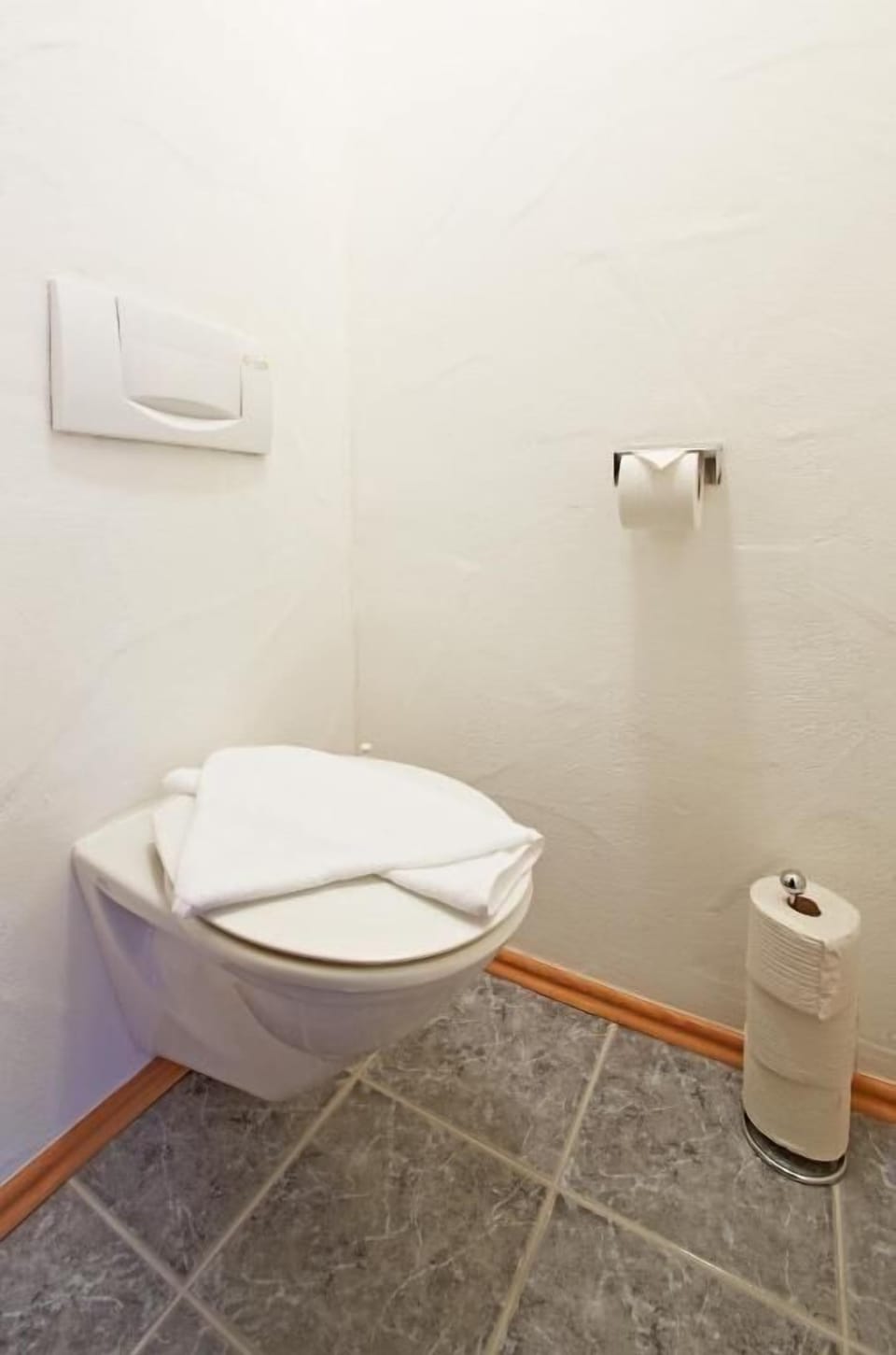 Single Room, Balcony, Mountain View | Bathroom | Hair dryer, towels, soap, shampoo