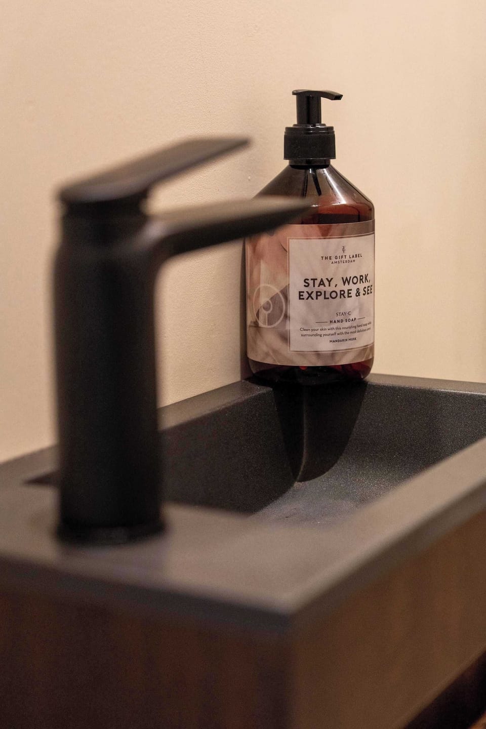 Bathroom amenities