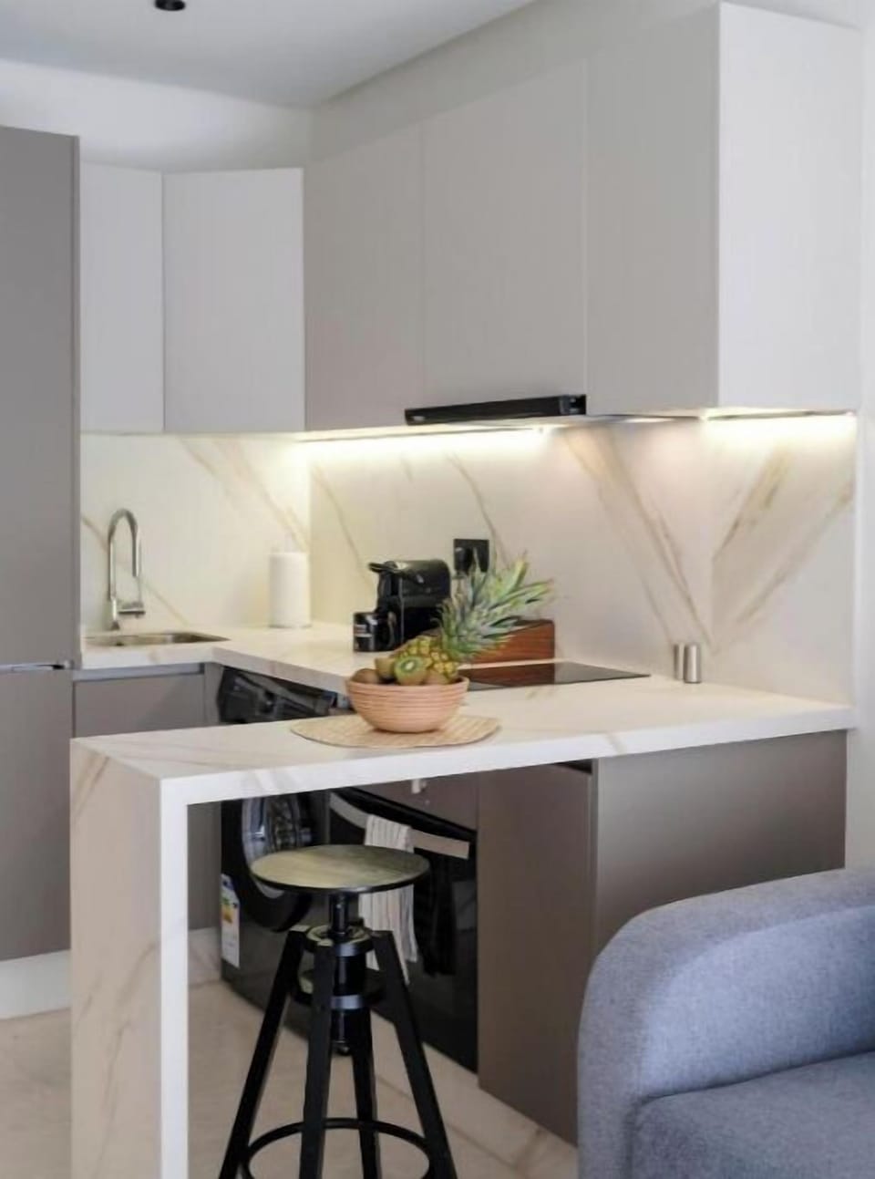 Standard Apartment, City View | Private kitchen | Fridge, oven, cookware/dishes/utensils