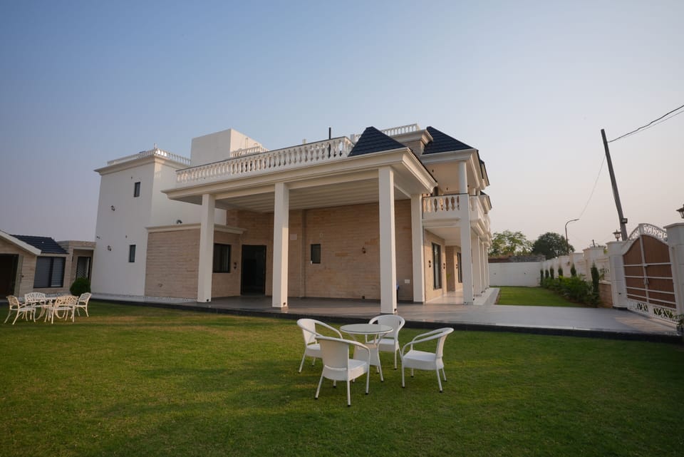 Luxury Villa, Balcony | Outdoor dining