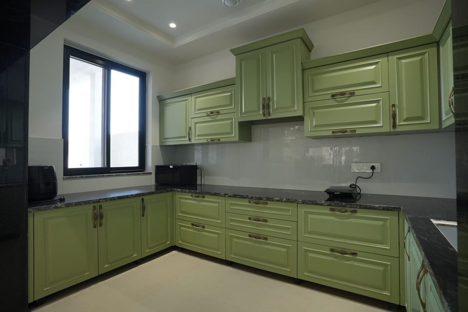 Luxury Villa, Balcony | Private kitchen | Full-size fridge, microwave, cookware/dishes/utensils