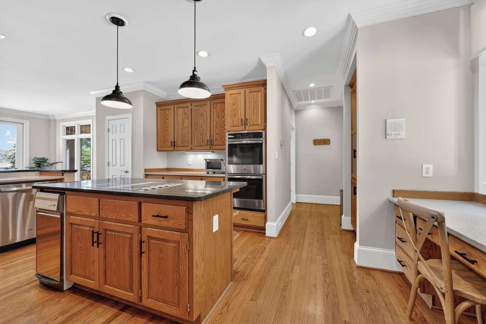Kitchen Island & Desk