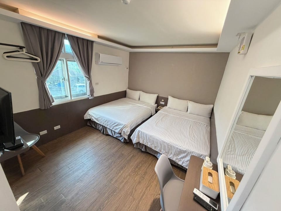 Elite Quadruple Room | Free WiFi, bed sheets