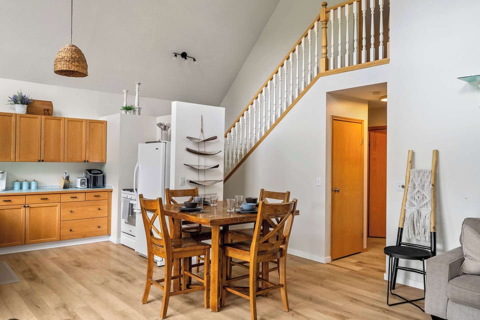 Dining Area with Vaulted Ceilings