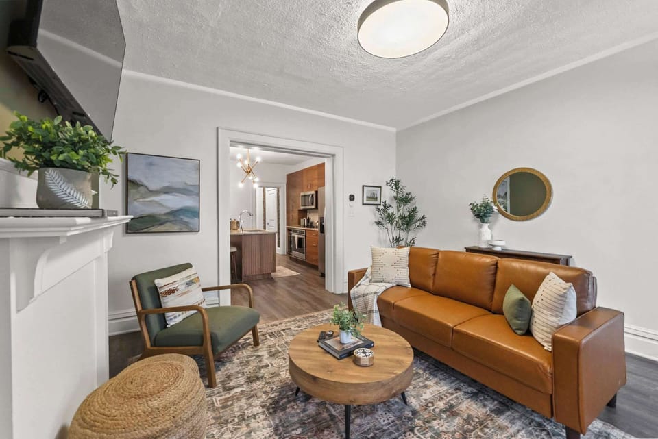 Open living space flowing into the dining & kitchen areas for easy entertaining.