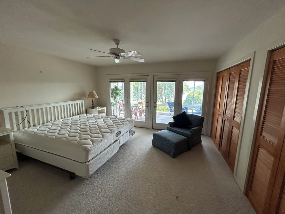 2nd level bedroom