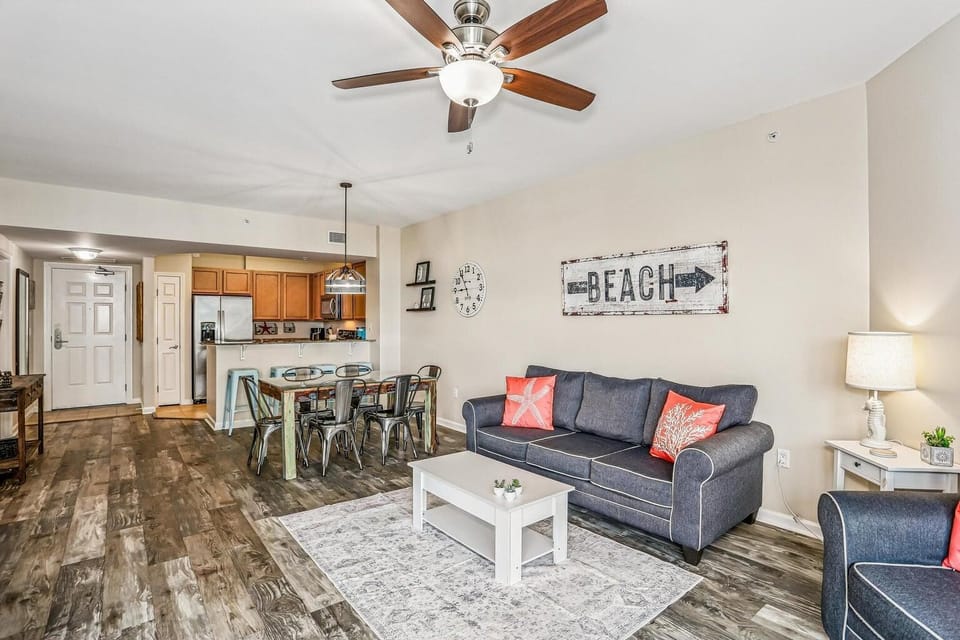 Condo, 1 King Bed with Sofa bed (Palms Resort #2411 Jr 2BR) | Living area