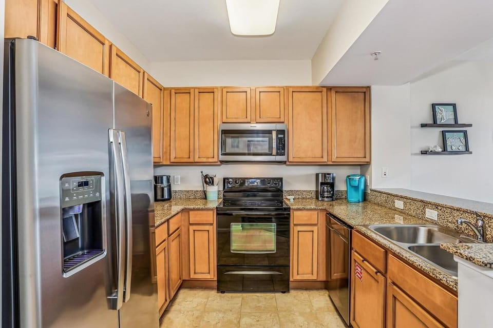 Condo, 1 King Bed with Sofa bed (Palms Resort #2411 Jr 2BR) | Private kitchen