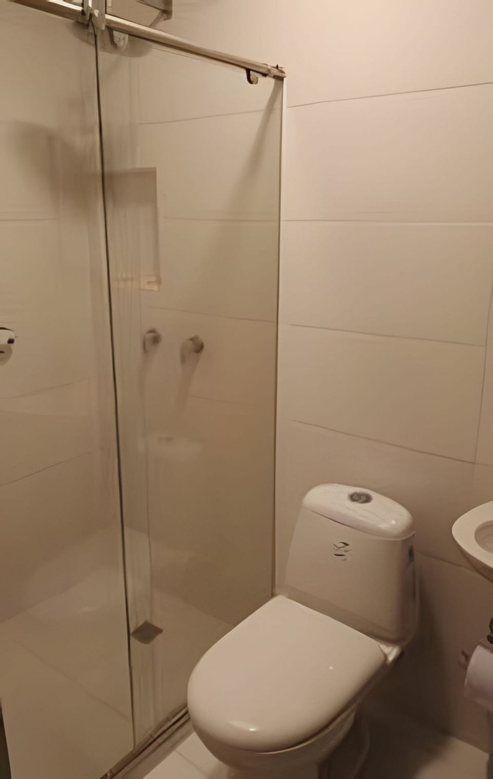 Apartment | Bathroom | Free toiletries, towels, soap, shampoo