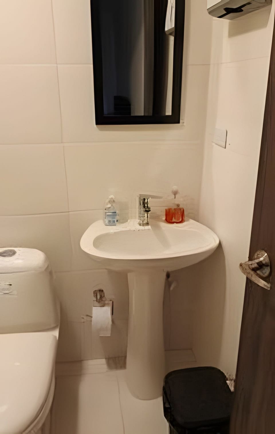 Apartment | Bathroom | Free toiletries, towels, soap, shampoo