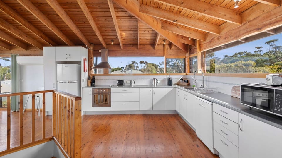 Cook with uninterrupted views of the surroundings