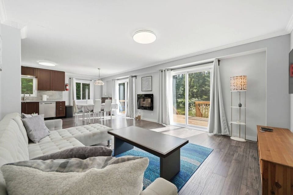 Relax in a space designed for easy transitions between dining, lounging, and outdoor access. This open layout makes it simple to stay connected with your group throughout the day.