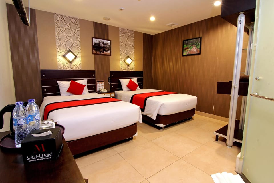 Deluxe Room | Desk, laptop workspace, free WiFi