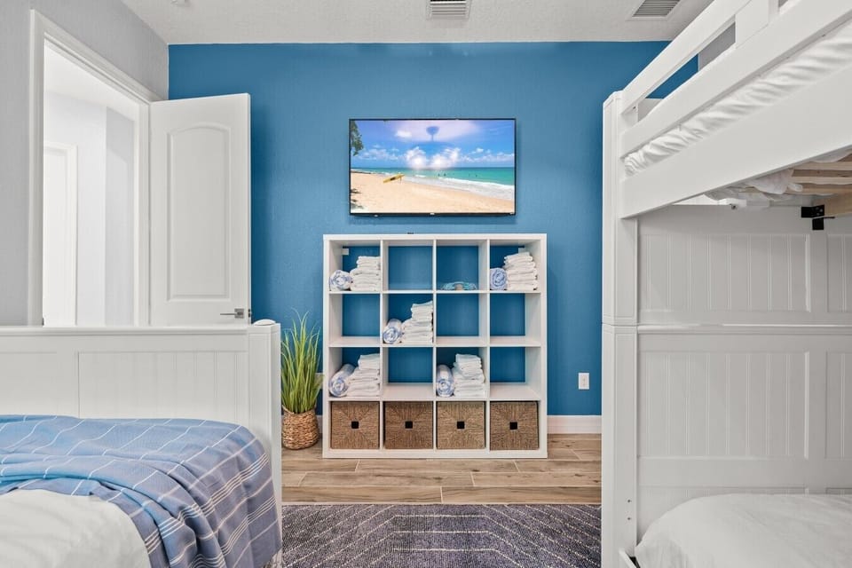 Bedroom 3 with 55` TV