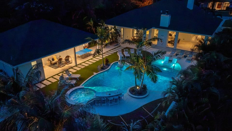 Luxury heated pool with hot tub, waterfall, sun-shelf and pool loungers