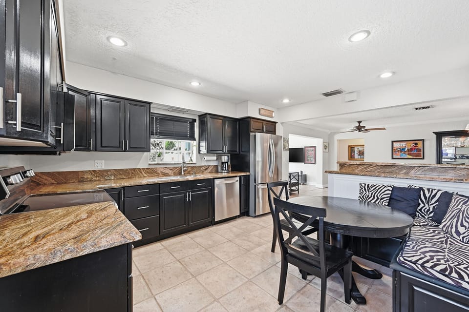 Full Kitchen