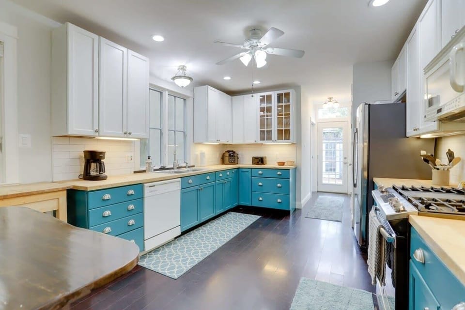 Fully equipped kitchen + back door