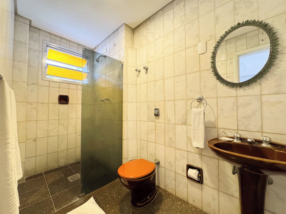 Basic Double or Twin Room | Bathroom | Towels, soap, toilet paper