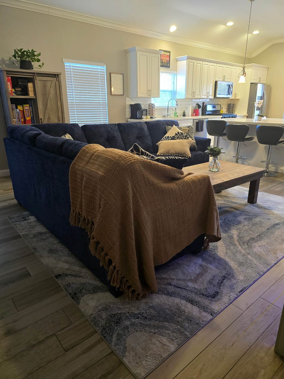 Opens to kitchen