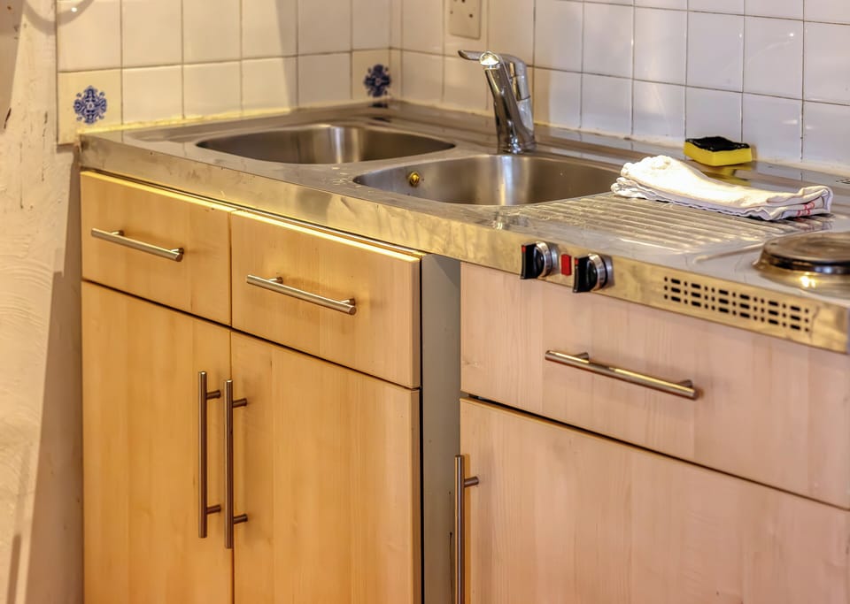 Kitchenette avec éléctroménager à dispostion
