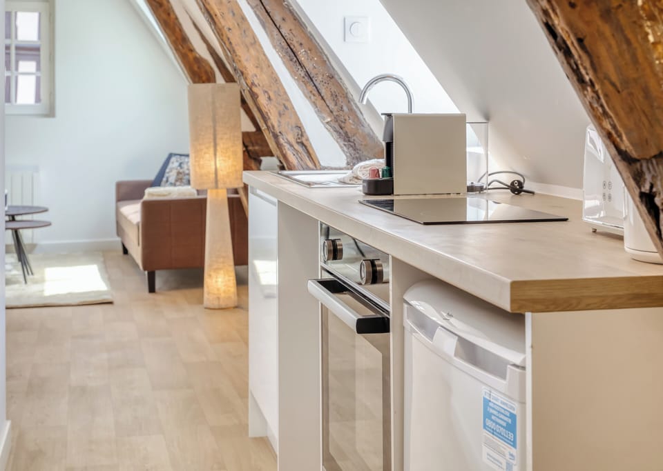 Cuisine fonctionnelle sous les toits