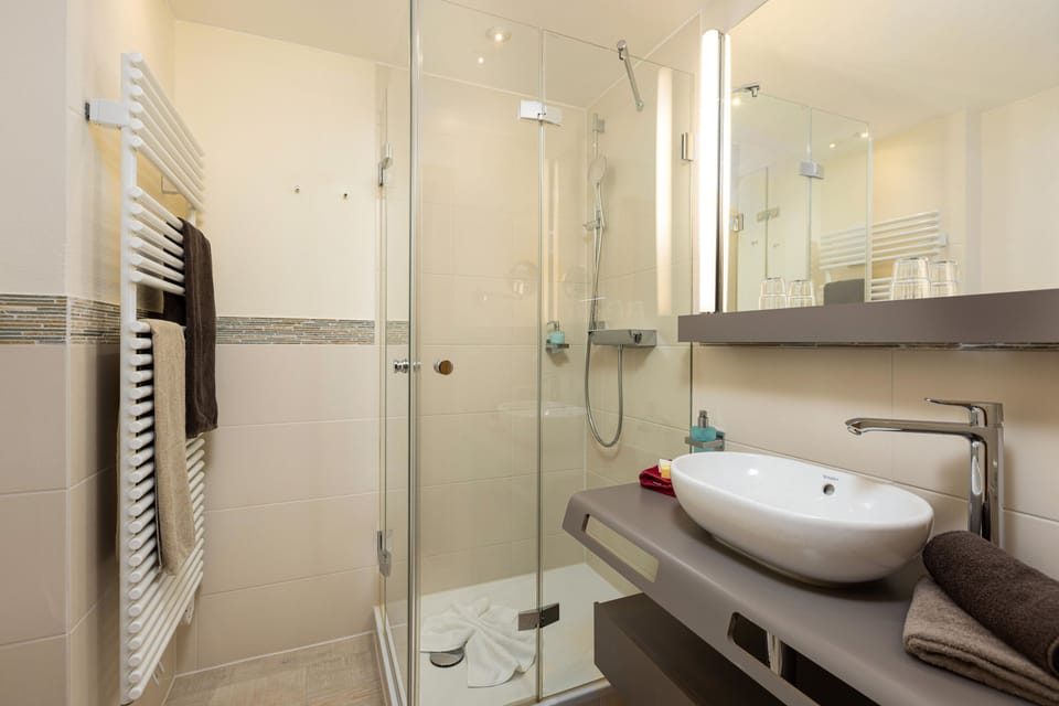 Comfort Double Room, Valley View | Bathroom | Hair dryer, bathrobes, towels, soap