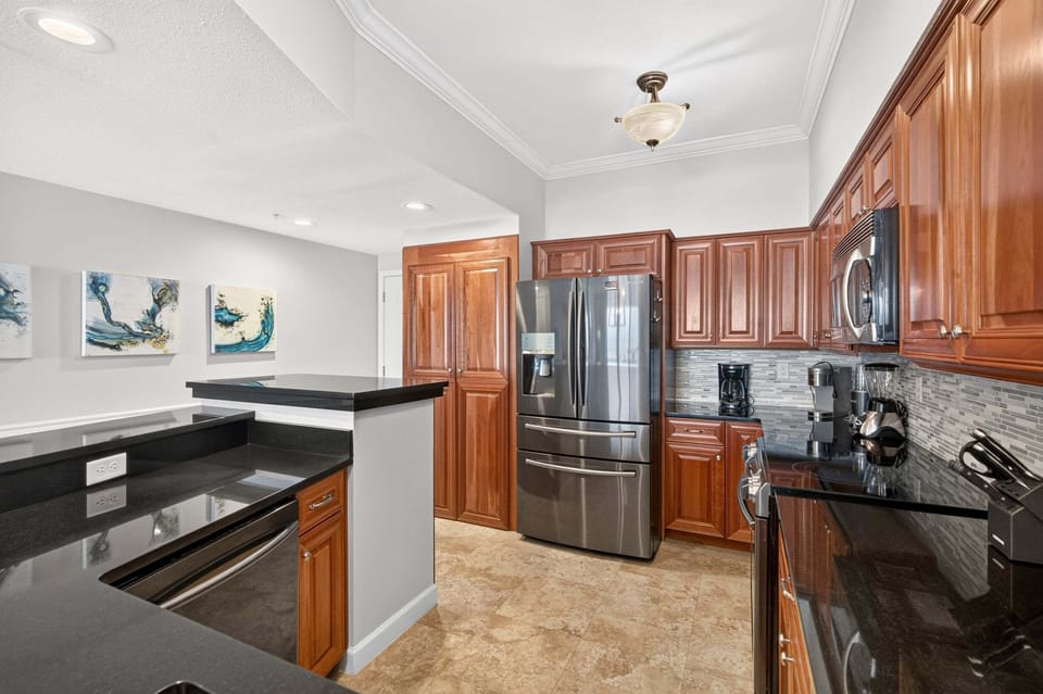 Inn at Crystal Beach 302 - Crystal Beach - Kitchen