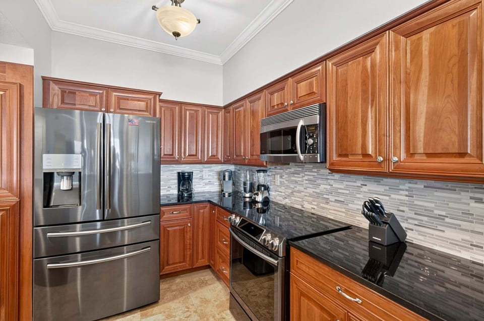 Inn at Crystal Beach 302 - Crystal Beach - Kitchen
