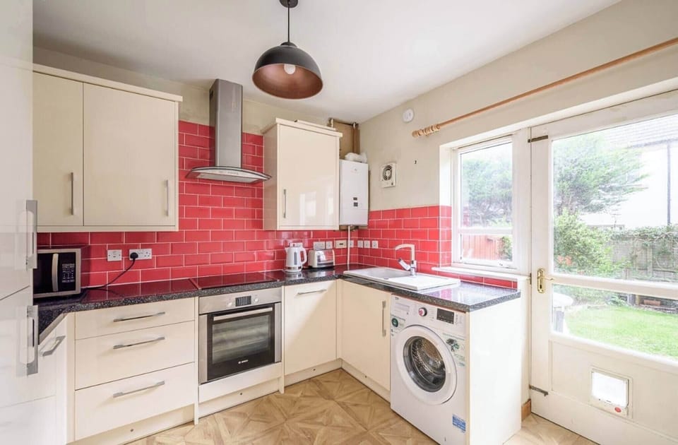 Apartment, 3 Bedrooms, Smoking, Fireplace | Laundry