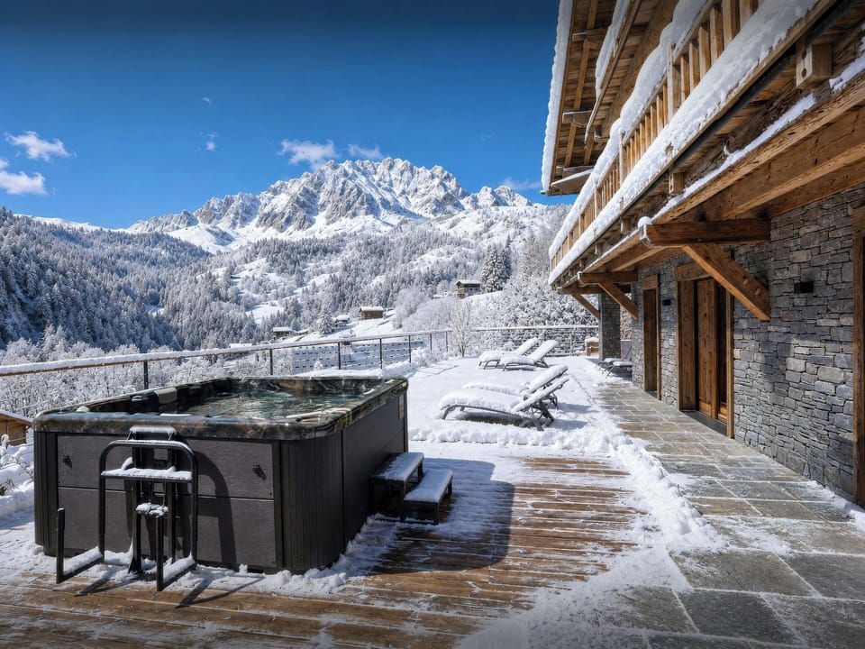 Winter exterior with jacuzzi
