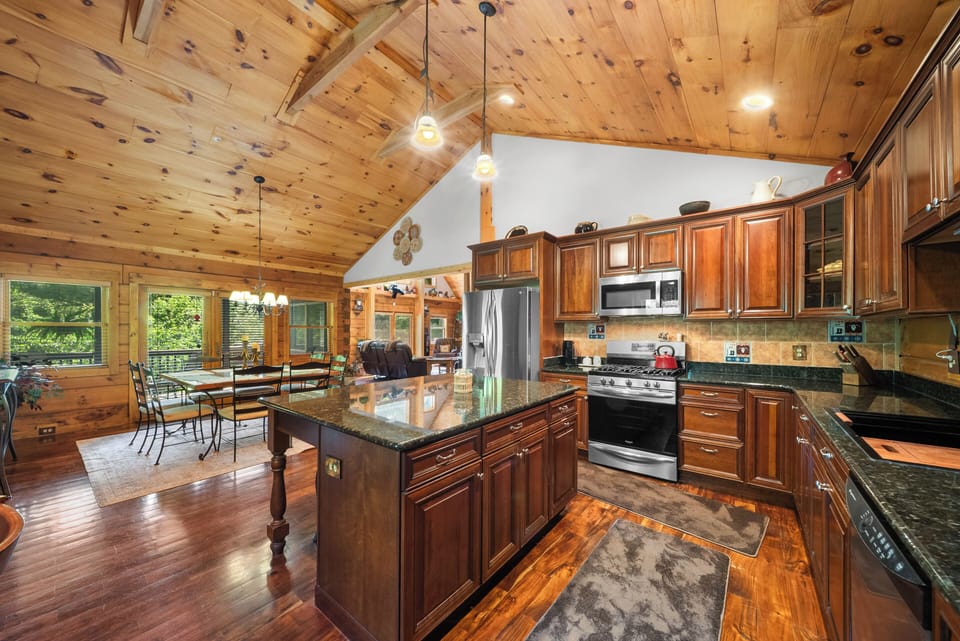 A Welcoming Mountain Retreat where you can Gather, Relax, and Make Memories