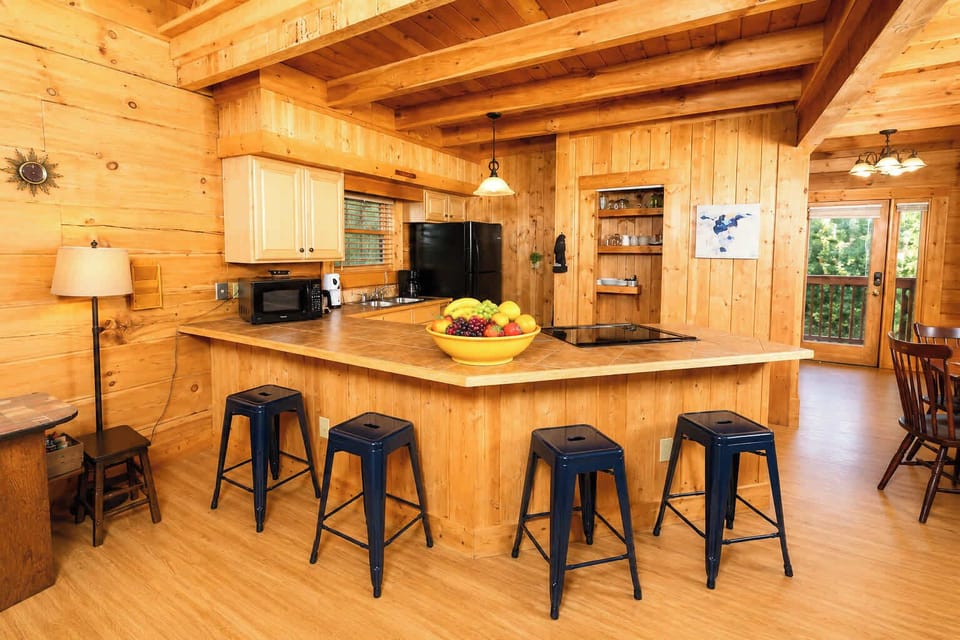 Kitchen Breakfast Bar Seating | Second Floor