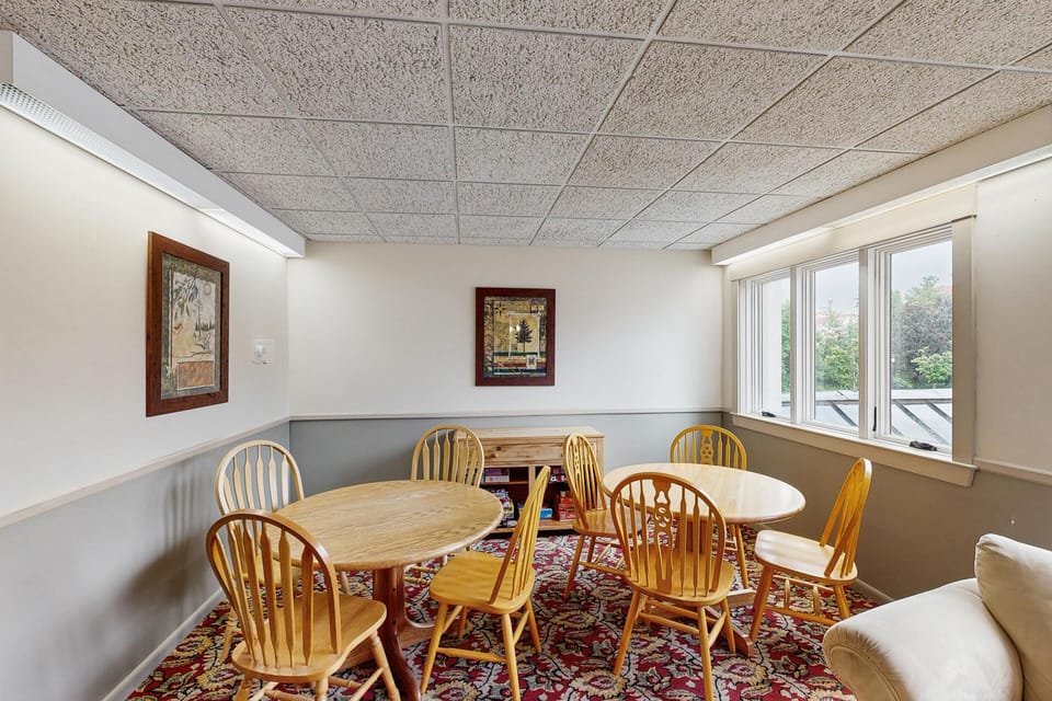 Common Area/Lounge