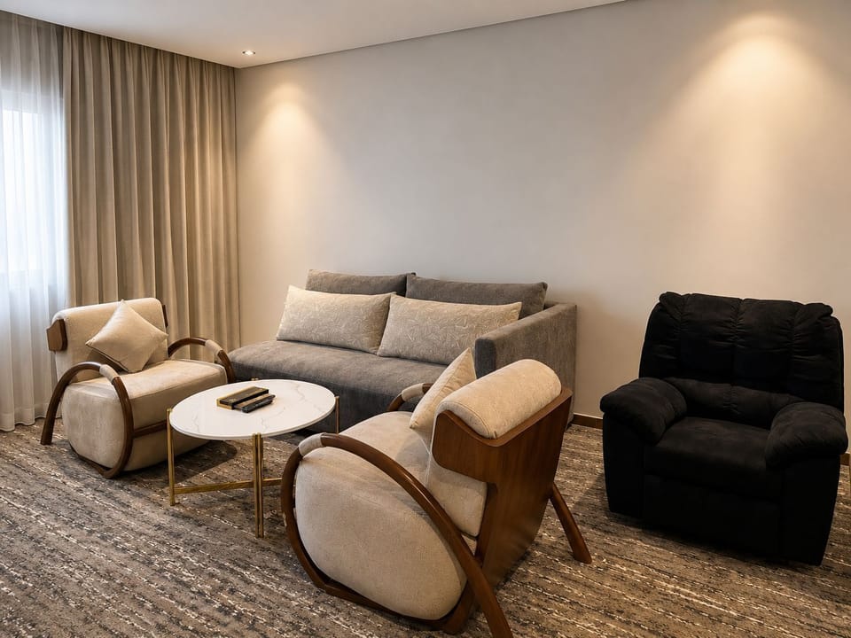 Deluxe Studio | Living area