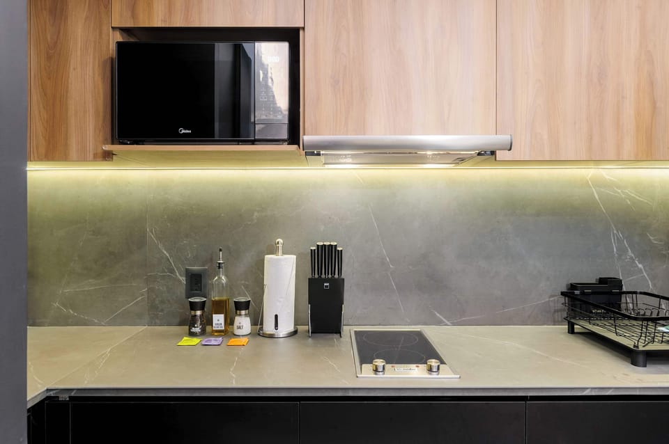 Fully equipped kitchenette with everything you need to prepare your favorite meals.